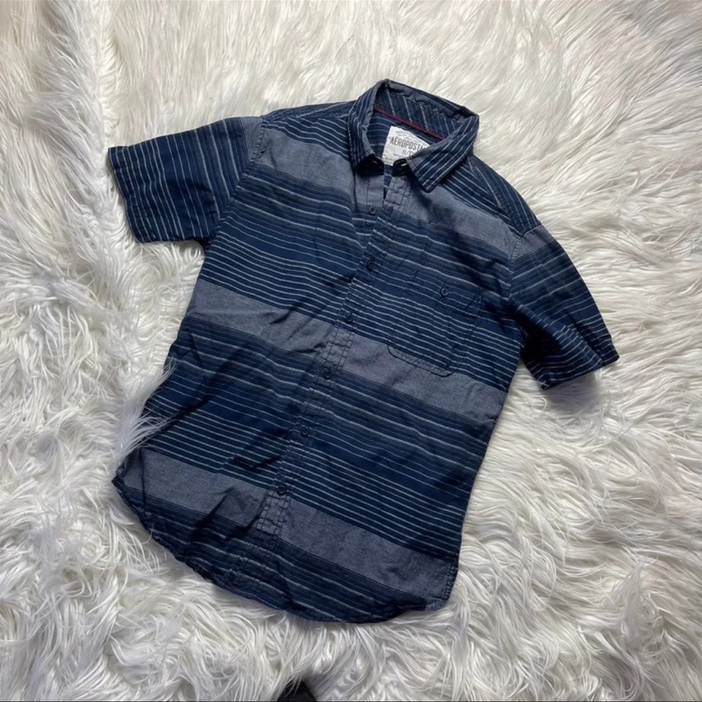 Size small really nice Aeropostale button down shirt